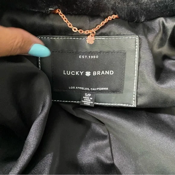 NWOT-Black Silky Faux Fur with Rose Gold Oversized Jacket S - Picture 11 of 12